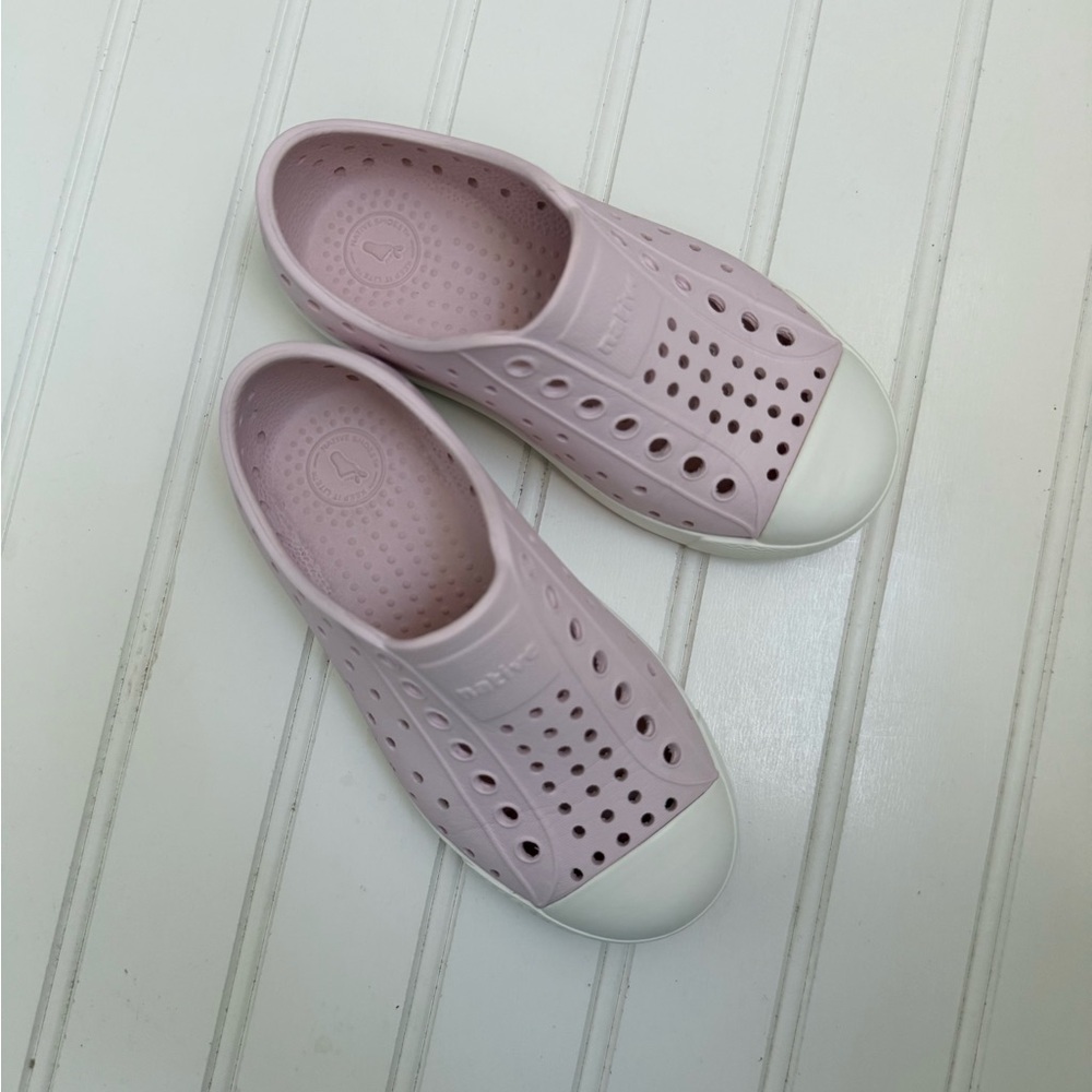 Native Kids Slip-On Water Shoes in Pale Pink with White Toe